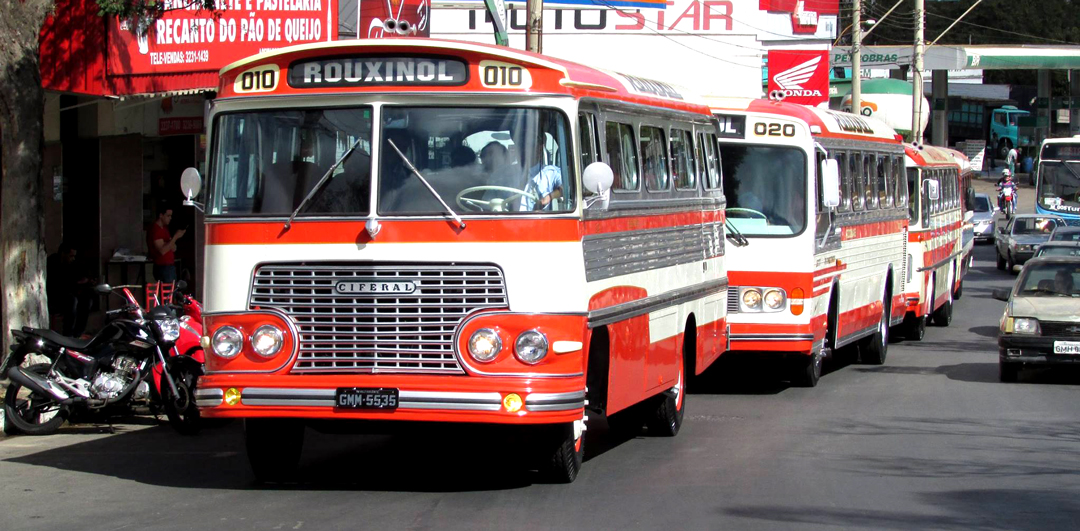 Exposição de ônibus antigos – Prefeitura de Pará de Minas