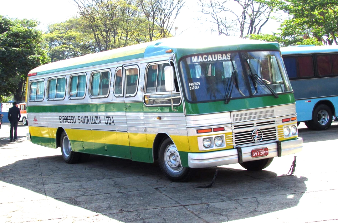 Exposição de ônibus antigos – Prefeitura de Pará de Minas